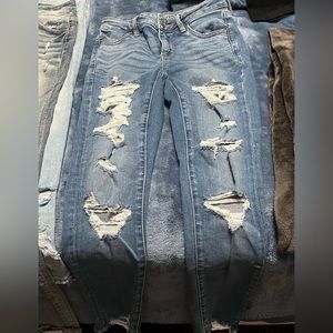 AMERICAN EAGLE JEANS